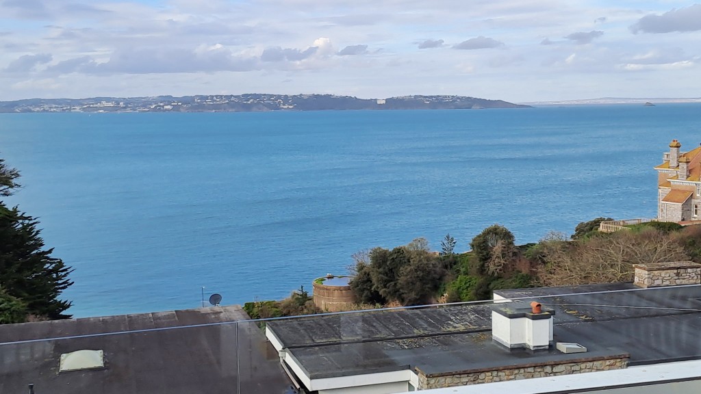 Lot: 153 - MID-TERRACE PROPERTY WITH STUNNING SEA VIEWS IN A POPULAR LOCATION - View from roof top